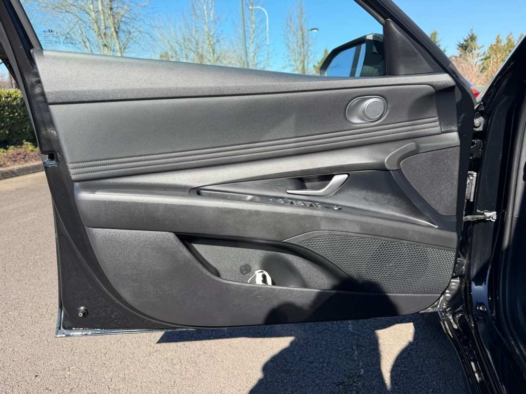 2023 Hyundai Elantra SEL - Image 12