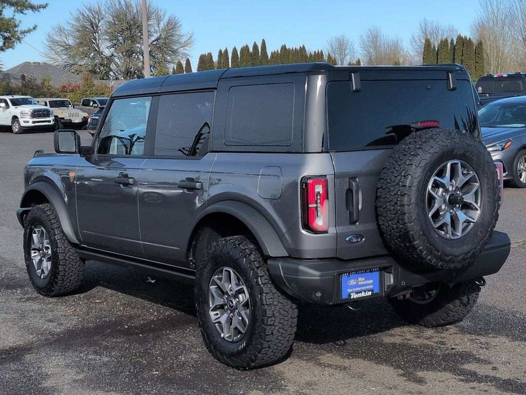 2025 Ford Bronco Badlands - Image 3