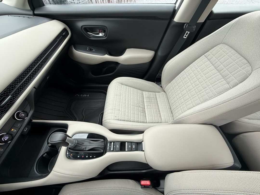 2025 Honda HR-V LX - Image 31