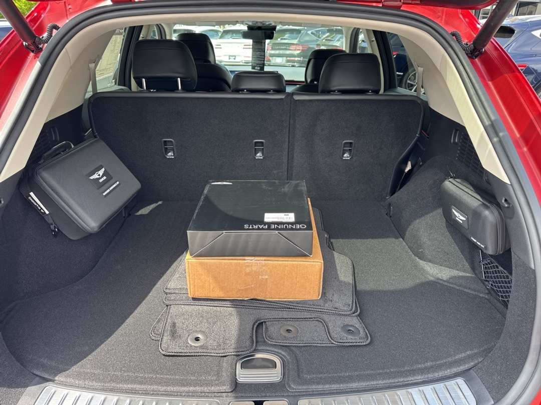 2026 Genesis Electrified Gv70 - Image 13