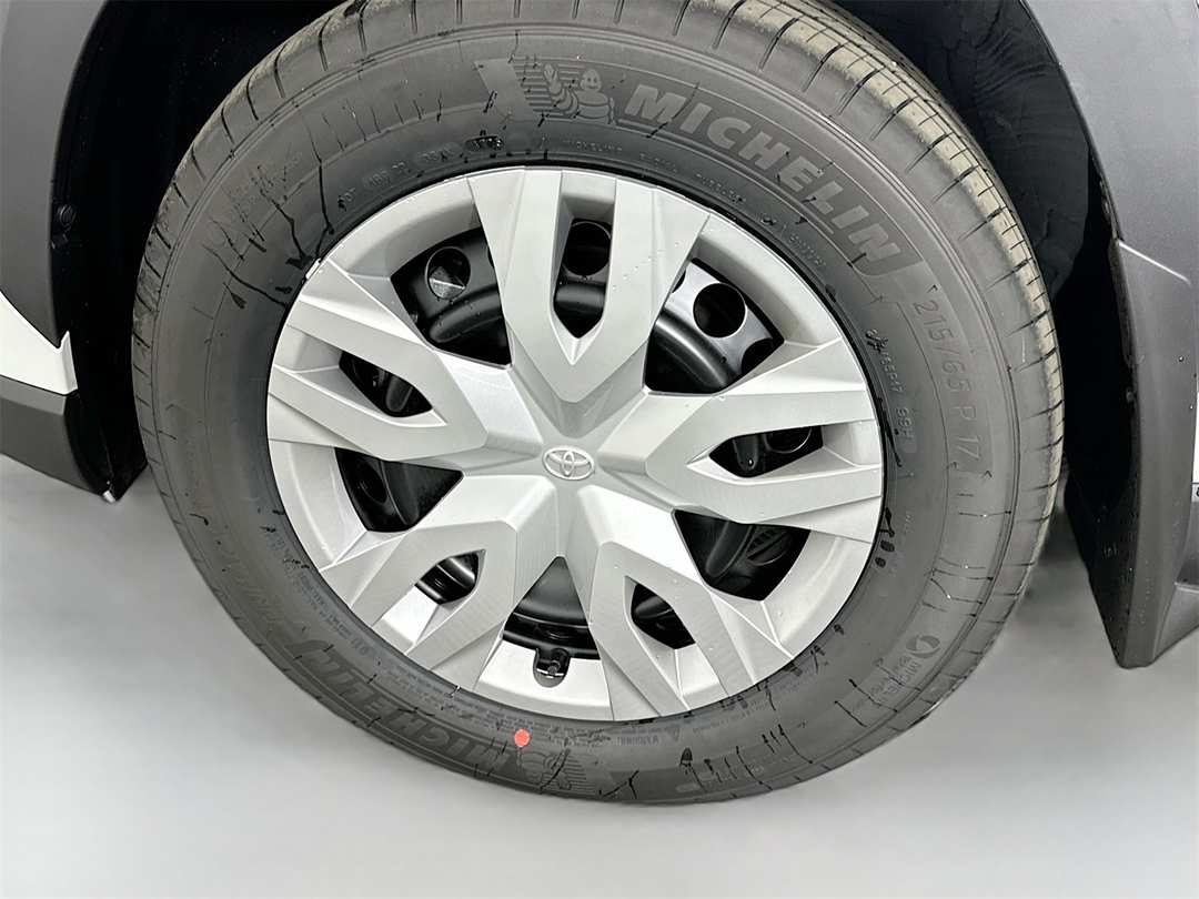 2026 Toyota Corolla Cross L - Image 30