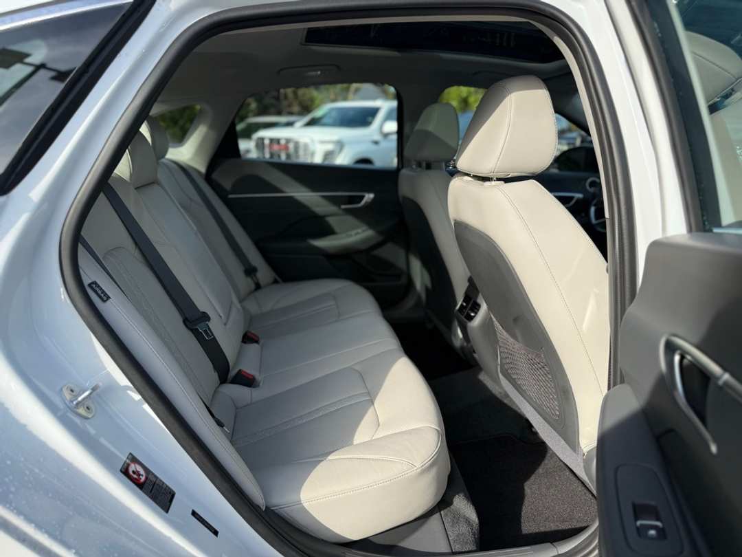 2021 Hyundai Sonata Limited - Image 20