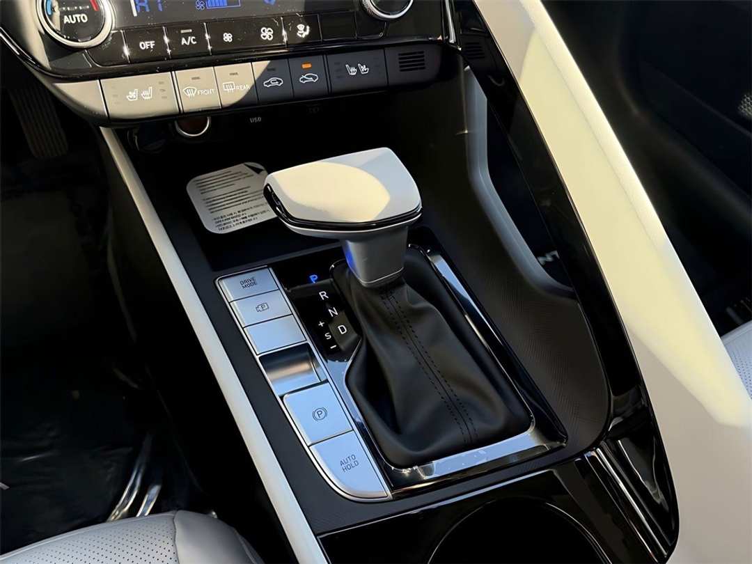 2026 Hyundai Elantra Limited - Image 25