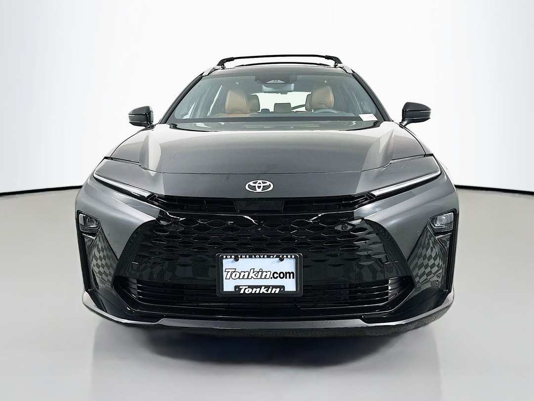 2025 Toyota Crown Signia Limited - Image 2