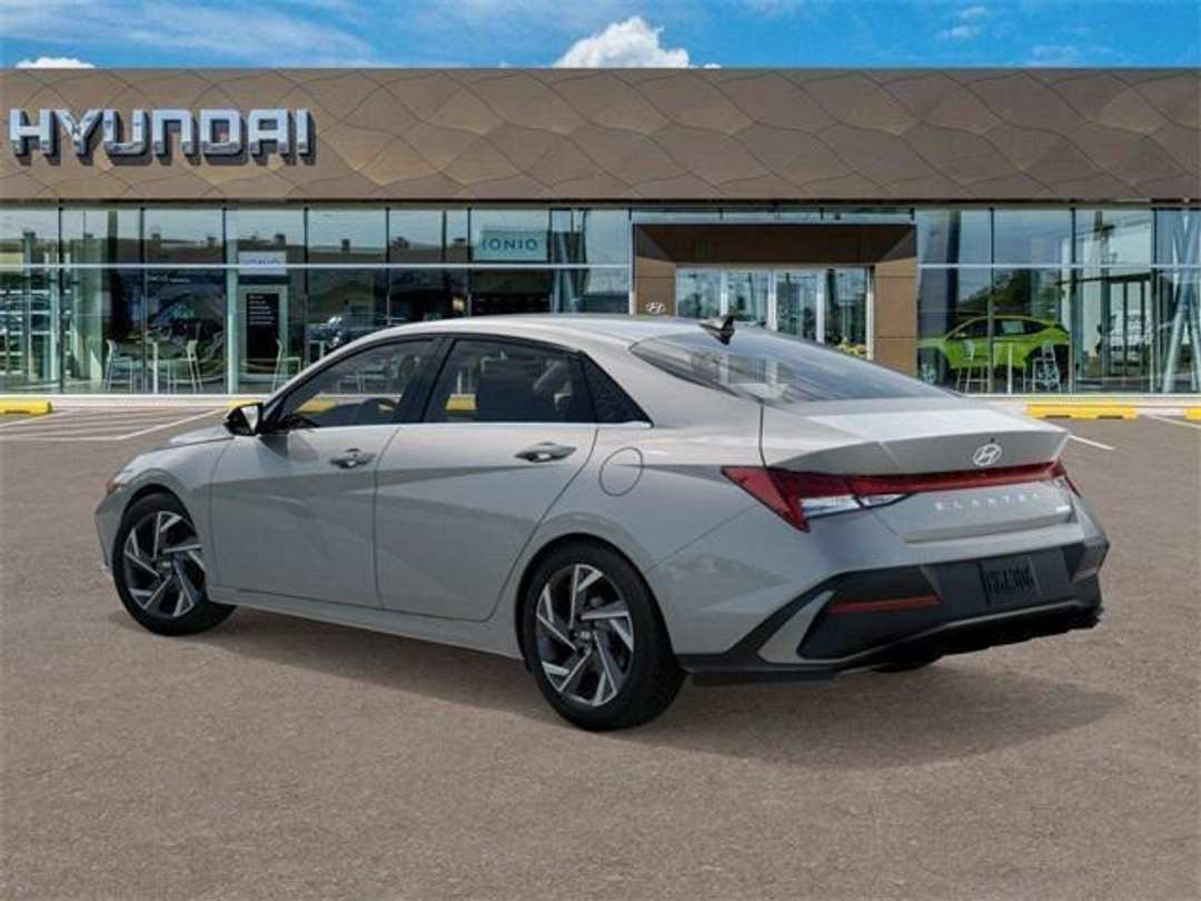 2026 Hyundai Elantra Limited - Image 5