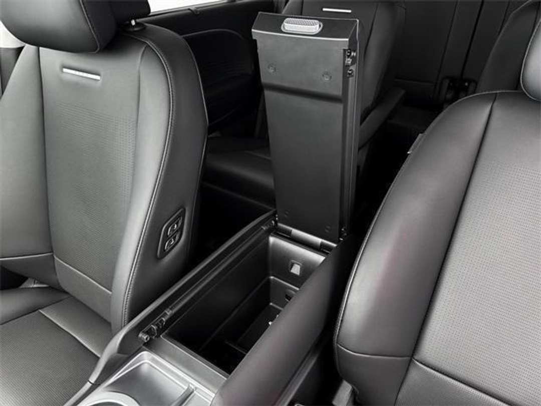 2026 Hyundai Ioniq 9 Performance Limited - Image 18