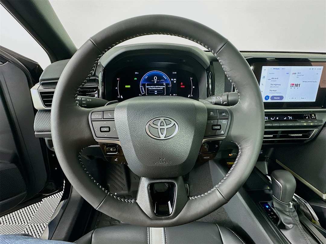 2026 Toyota Camry SE Nightshade - Image 11