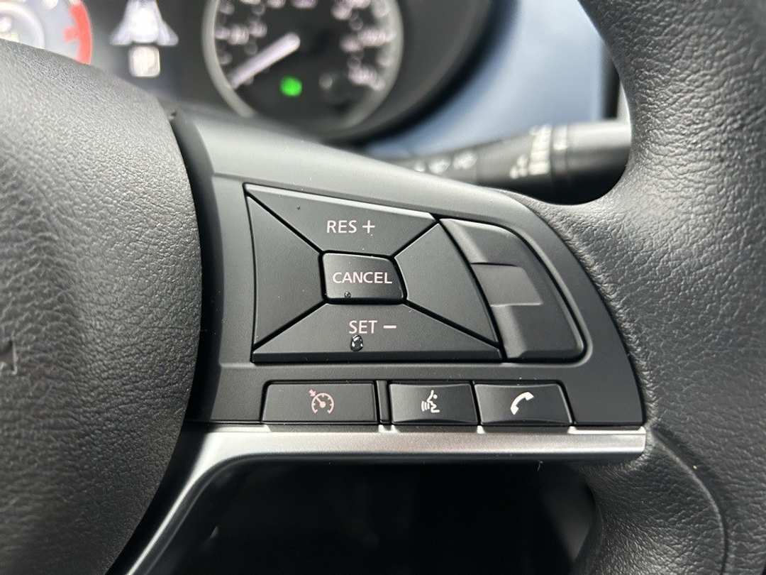 2025 Nissan Versa 1.6 SV - Image 14