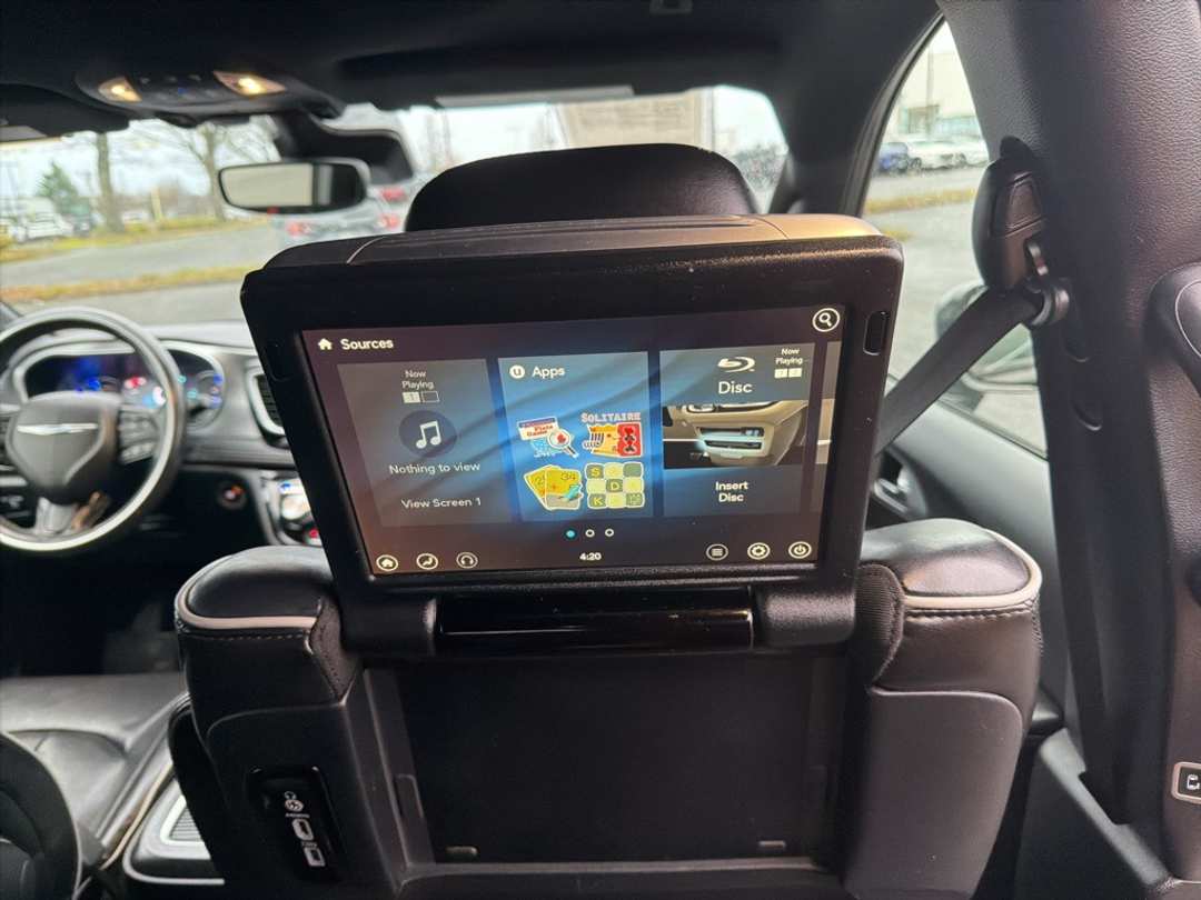 2019 Chrysler Pacifica Limited - Image 25