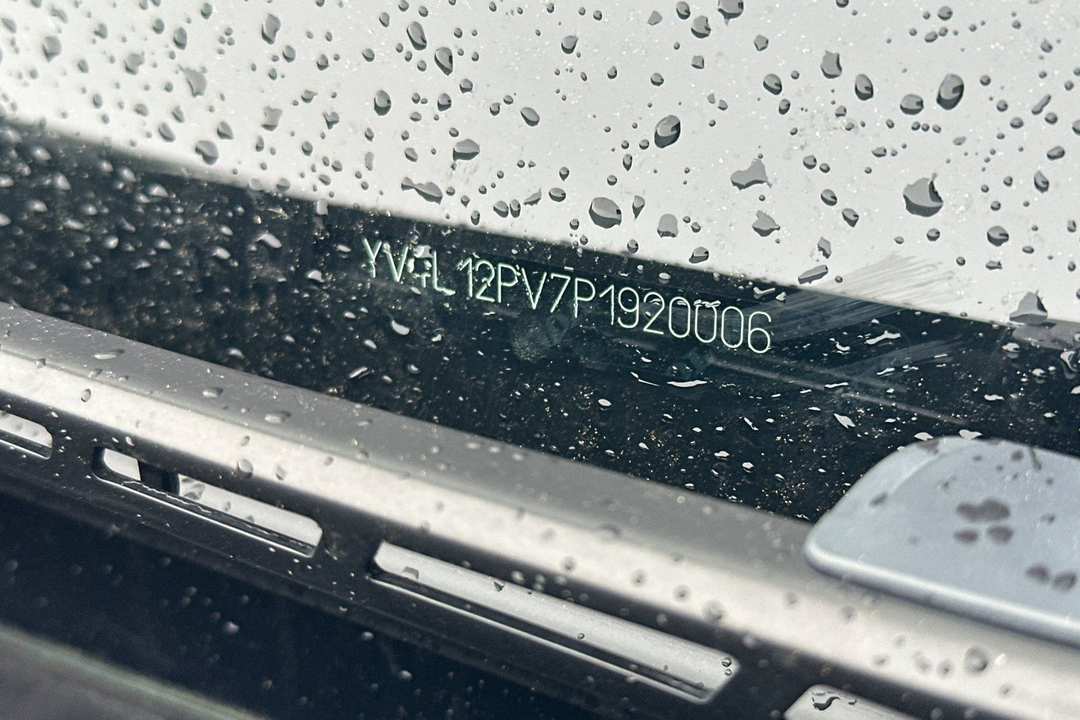 2023 Volvo Xc90 B5 Core - Image 2