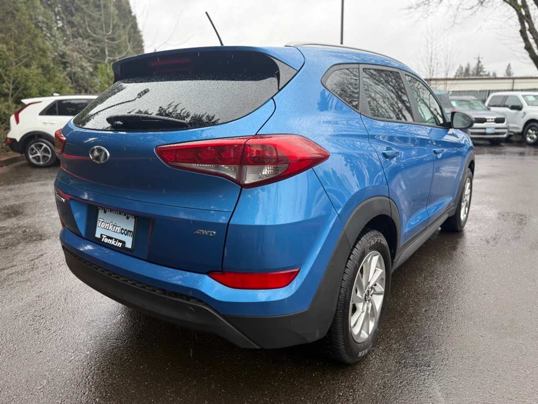 2016 Hyundai Tucson SE - Image 12