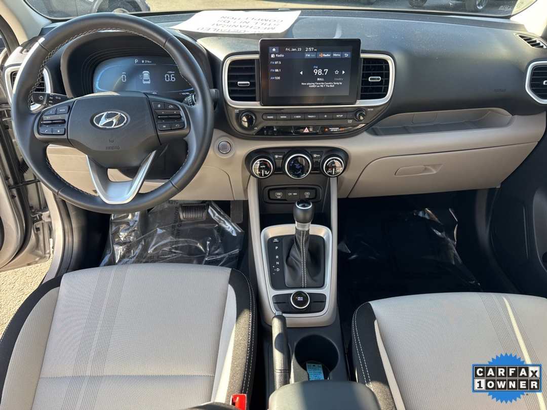 2025 Hyundai Venue SEL - Image 34