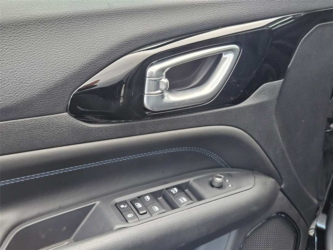 2026 Jeep Compass Latitude - Image 11