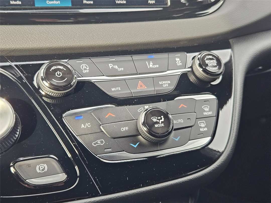 2026 Chrysler Voyager LX - Image 23