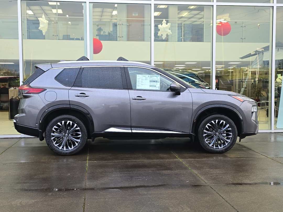 2026 Nissan Rogue Platinum - Image 2