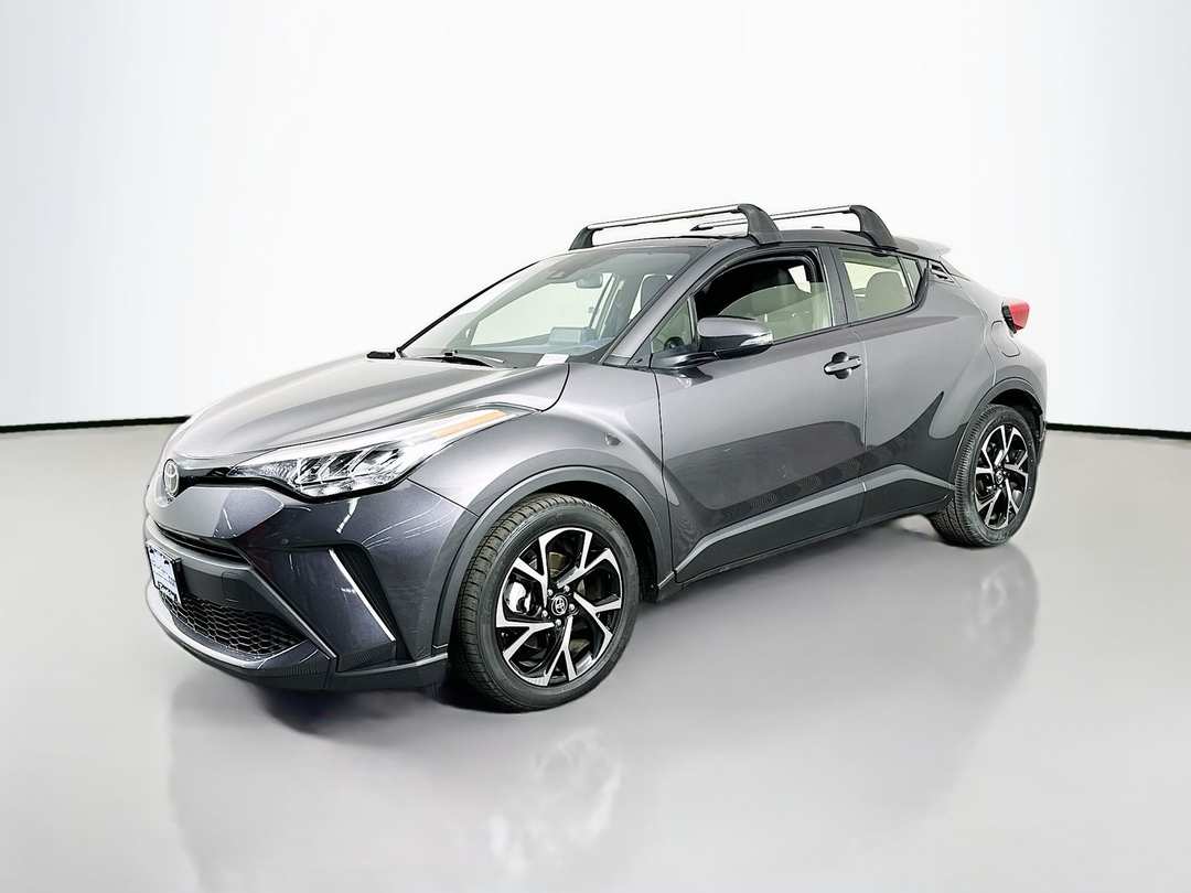 2021 Toyota C-Hr XLE - Image 3