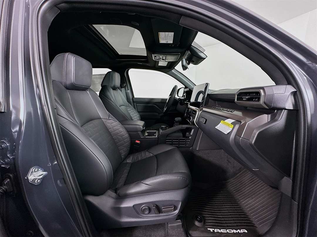 2025 Toyota Tacoma TRD OffRoad - Image 28