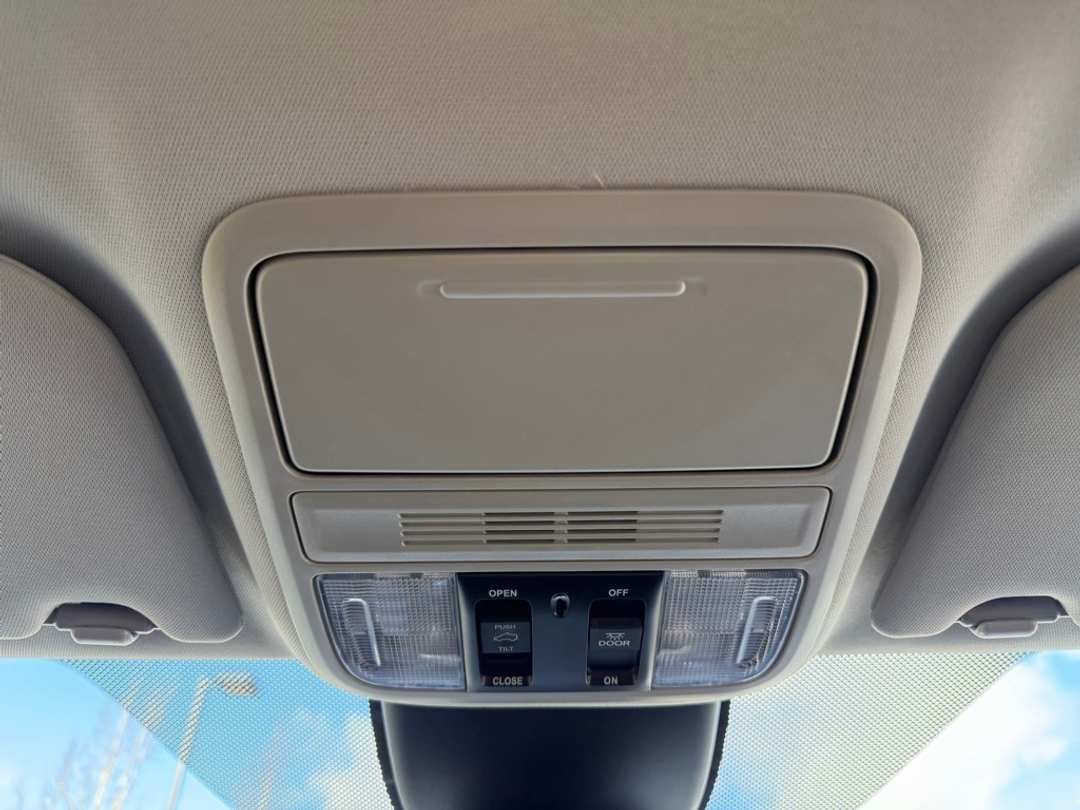 2026 Honda Odyssey Touring - Image 28