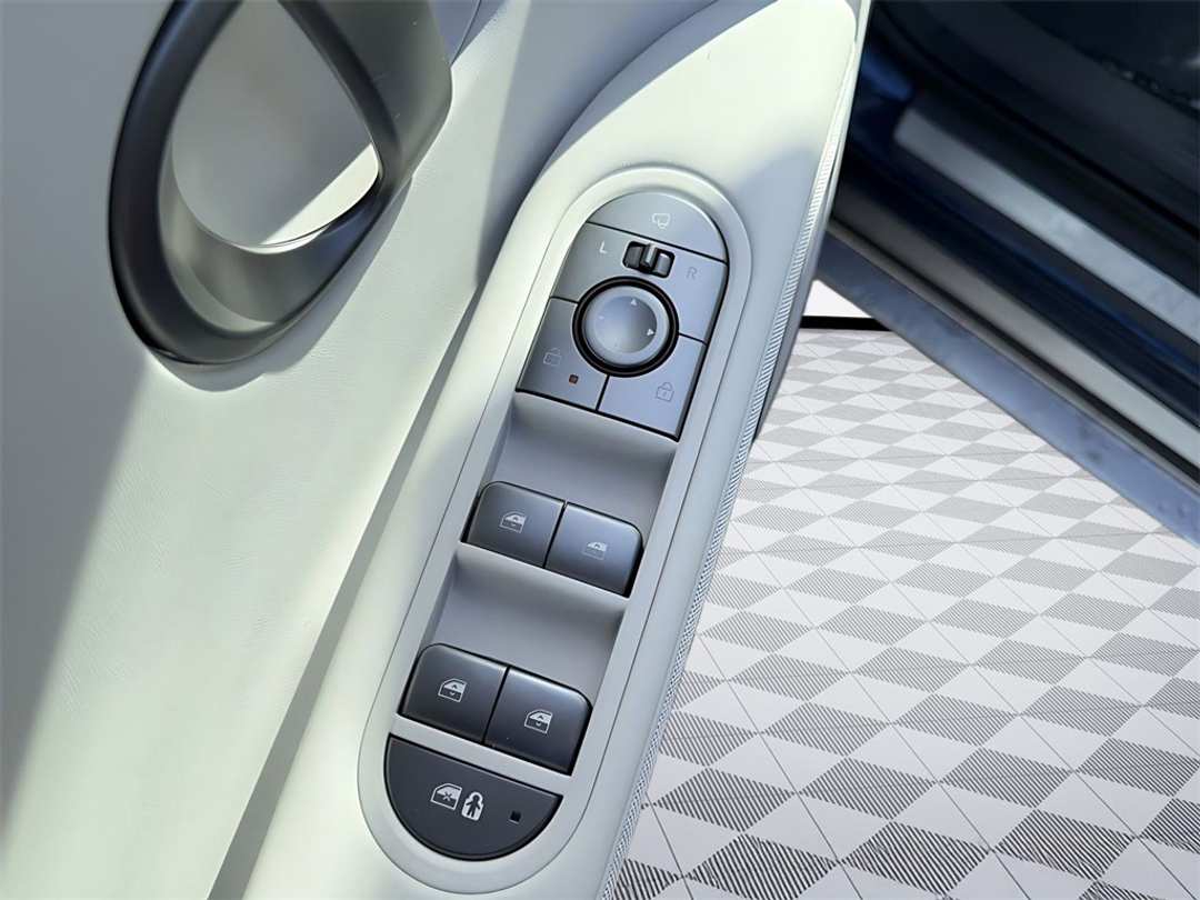2026 Hyundai Ioniq 5 Limited - Image 12