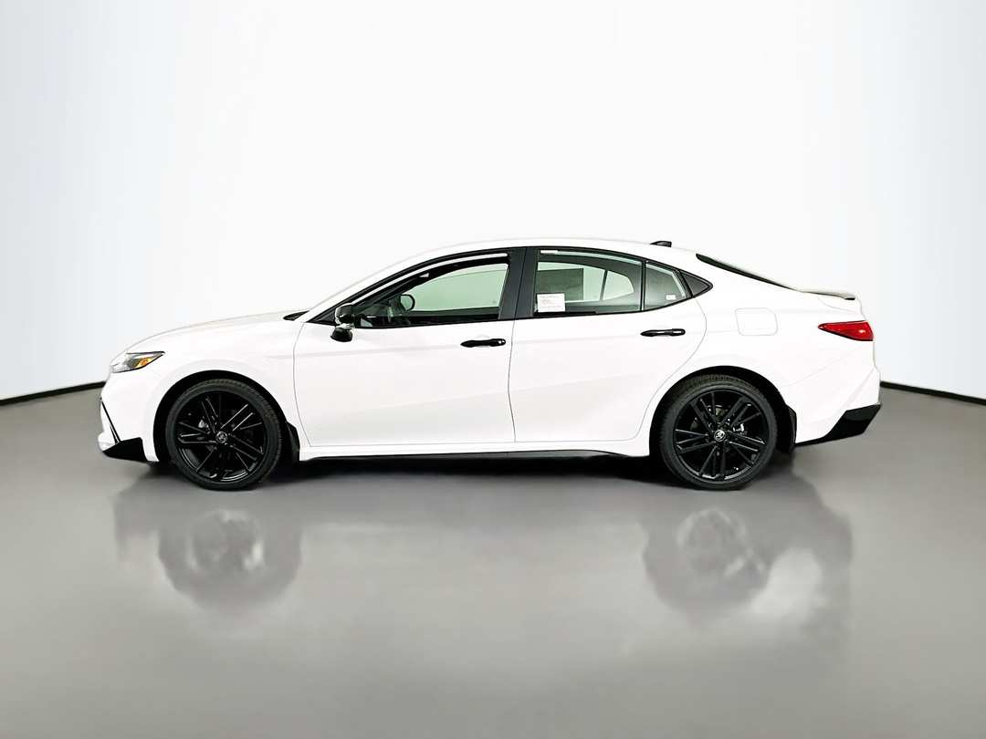 2026 Toyota Camry SE Nightshade - Image 4