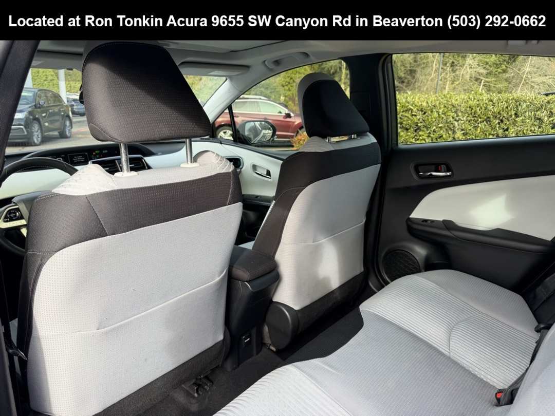 2017 Toyota Prius Three - Image 31