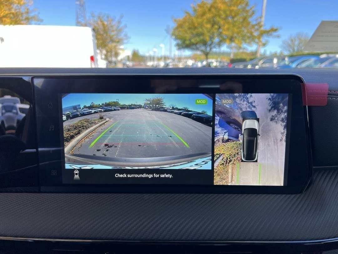 2026 Nissan Kicks SR - Image 19