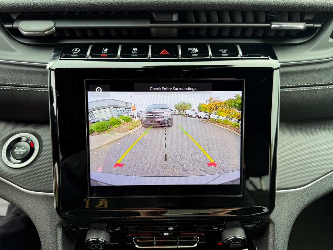 2025 Jeep Grand Cherokee L Laredo - Image 21