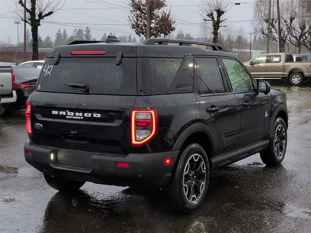 2025 Ford Bronco Sport Outer Banks - Image 5