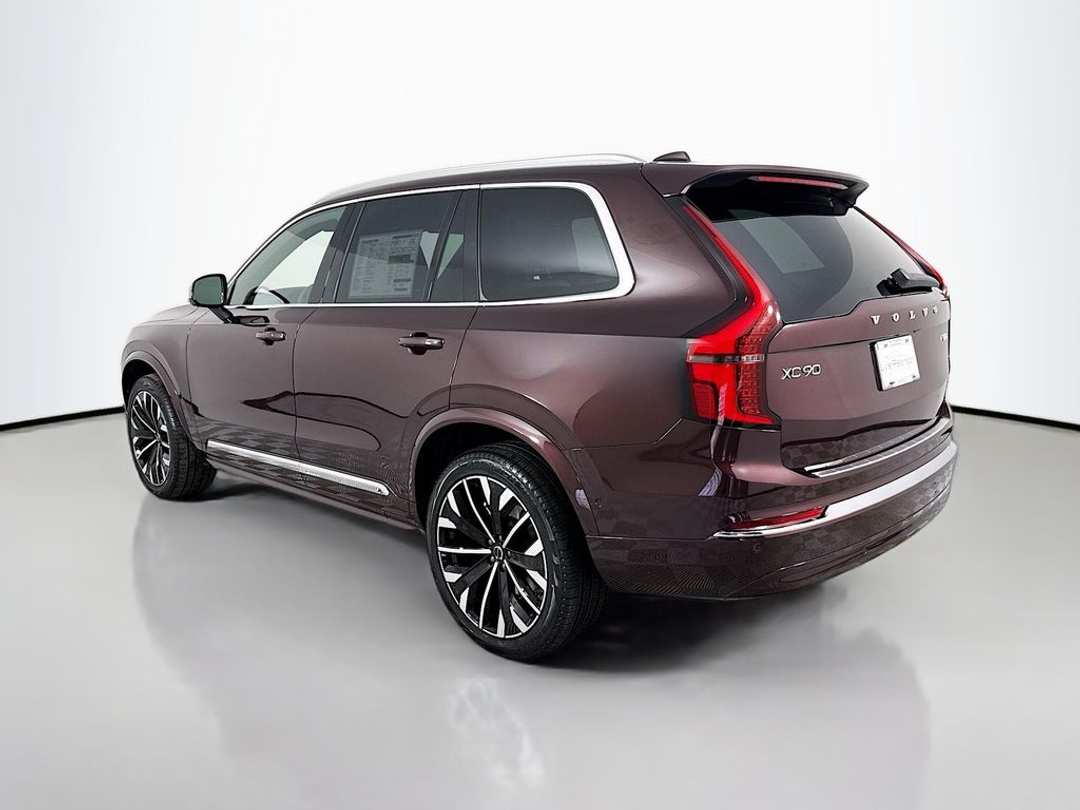 2026 Volvo Xc90 B5 Plus - Image 3