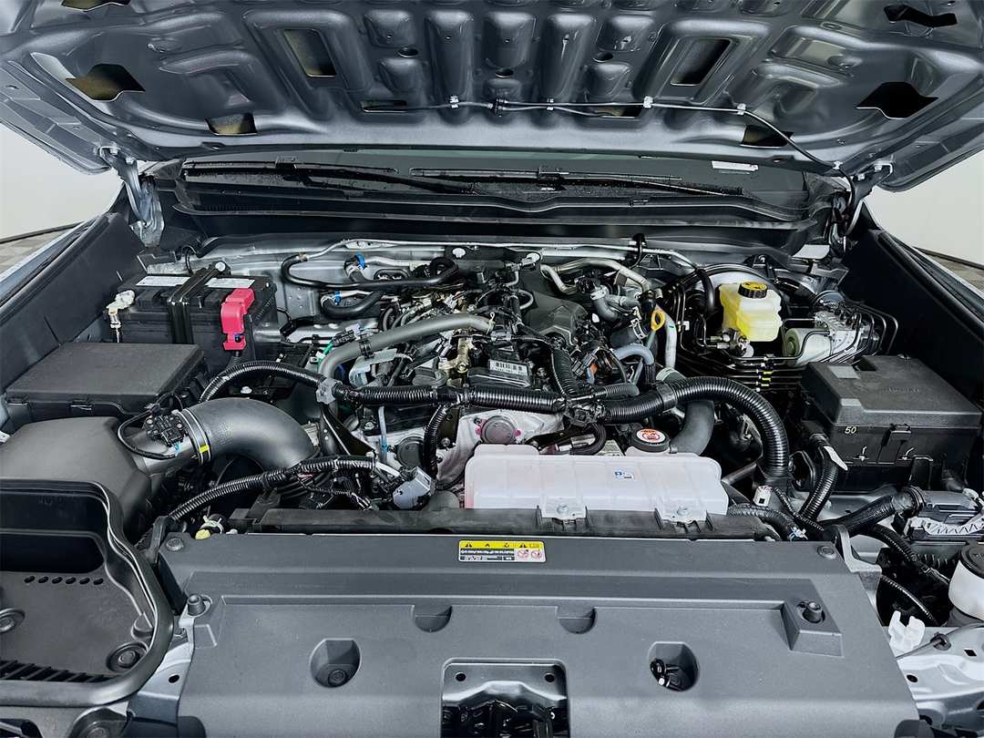 2025 Toyota Tacoma SR5 - Image 29