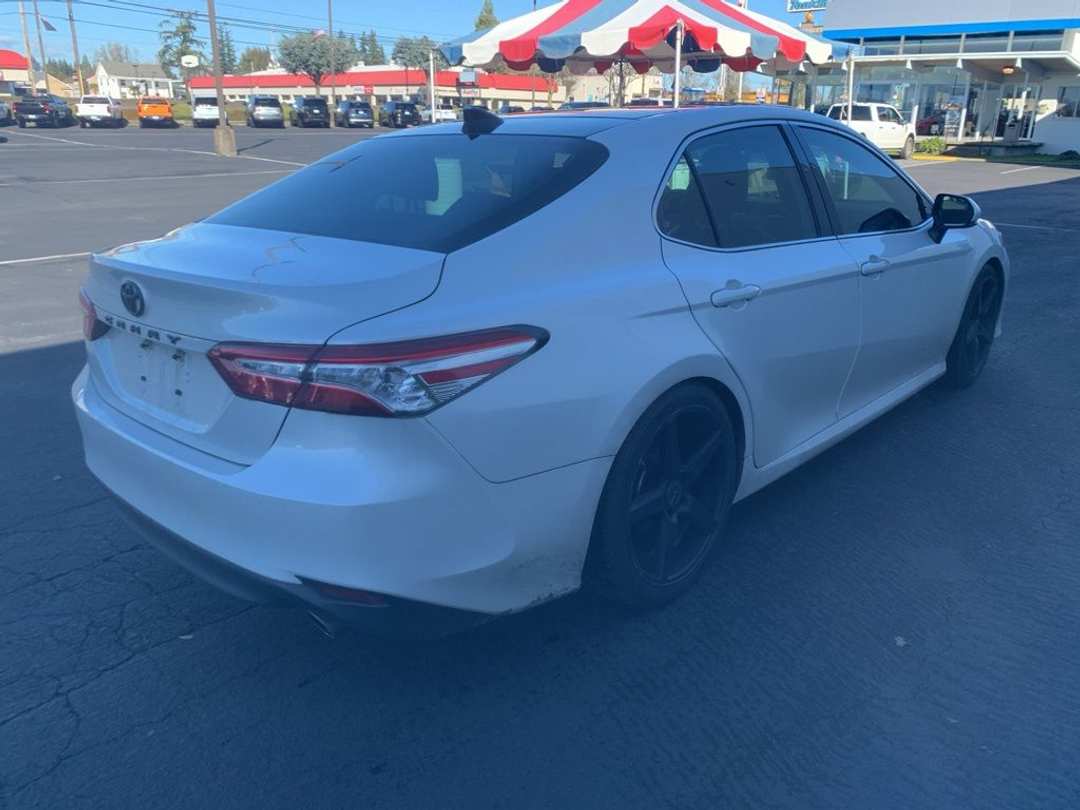 2019 Toyota Camry L - Image 4