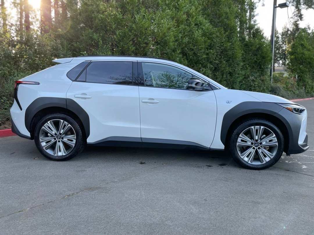 2025 Subaru Solterra Touring - Image 3