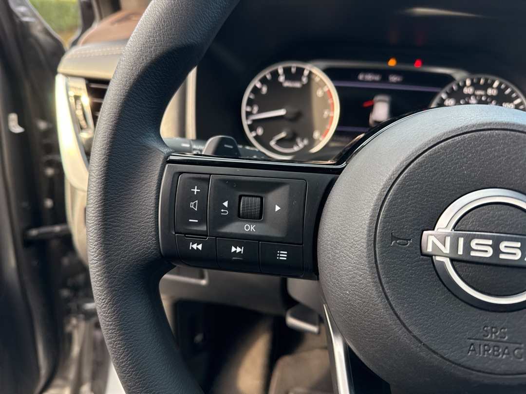 2022 Nissan Rogue SV - Image 11