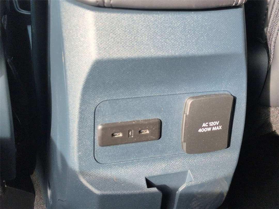 2026 Ford Maverick Lariat - Image 24