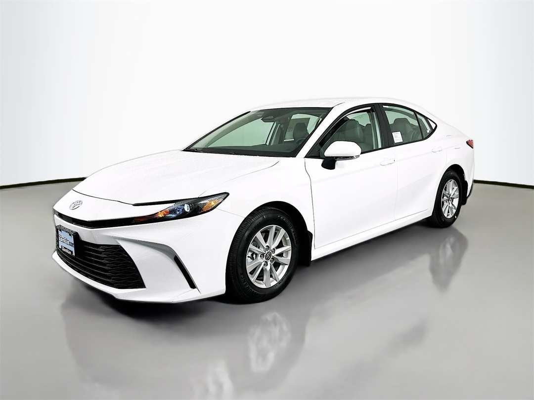 2026 Toyota Camry LE - Image 3