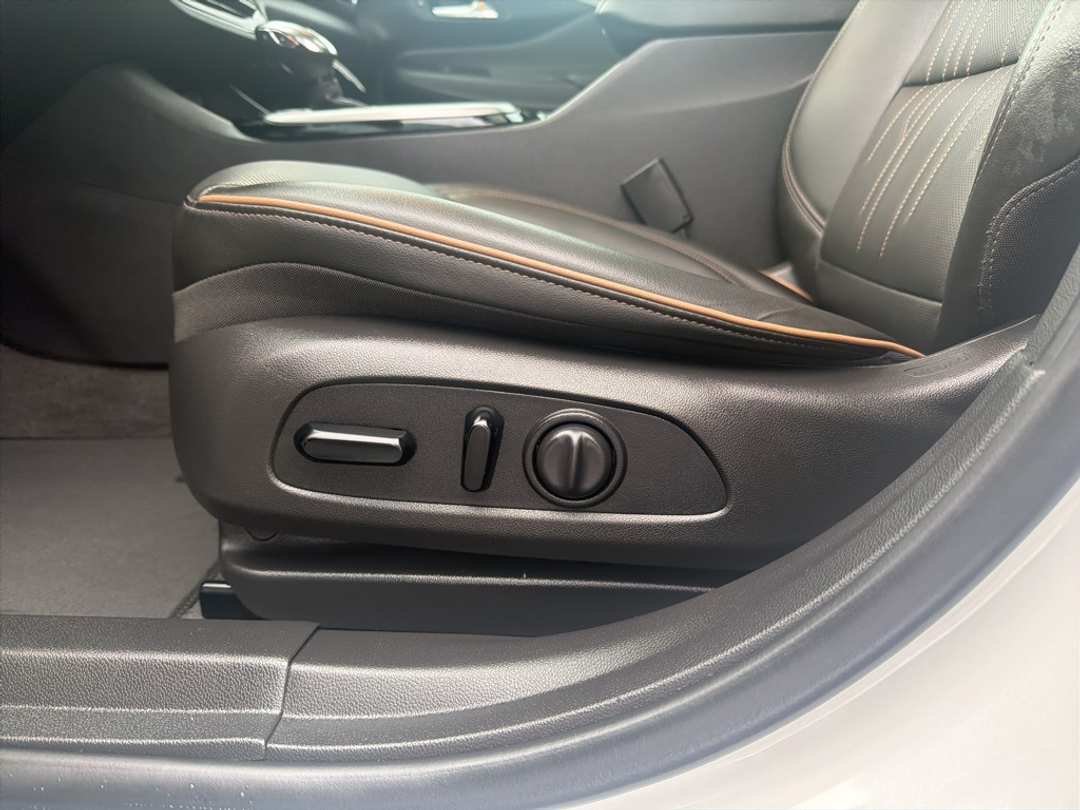 2025 Buick Envista Avenir - Image 15