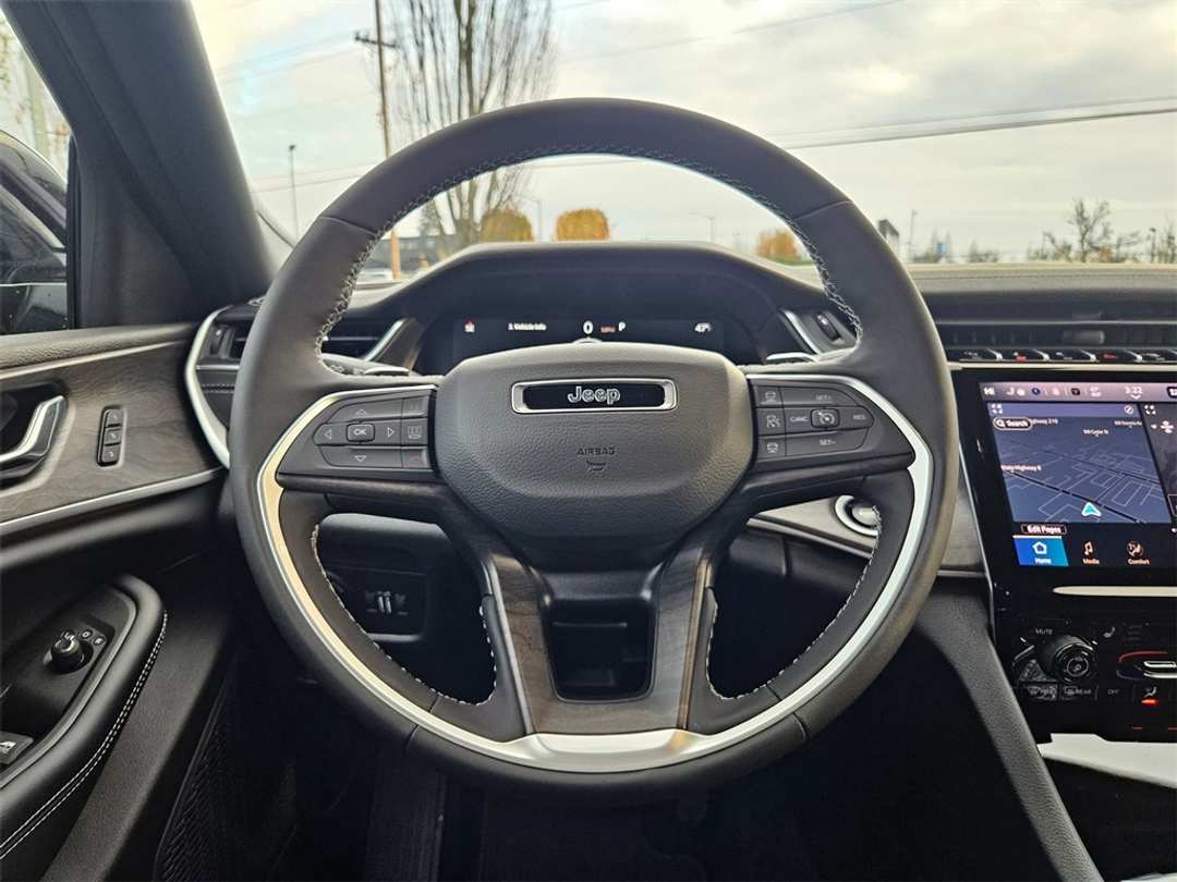 2025 Jeep Grand Cherokee L Limited - Image 15