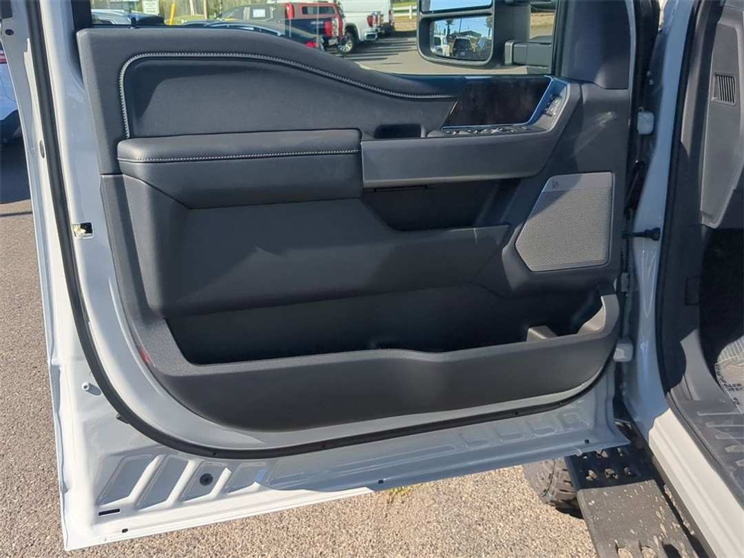 2026 Ford F-350Sd Lariat - Image 9