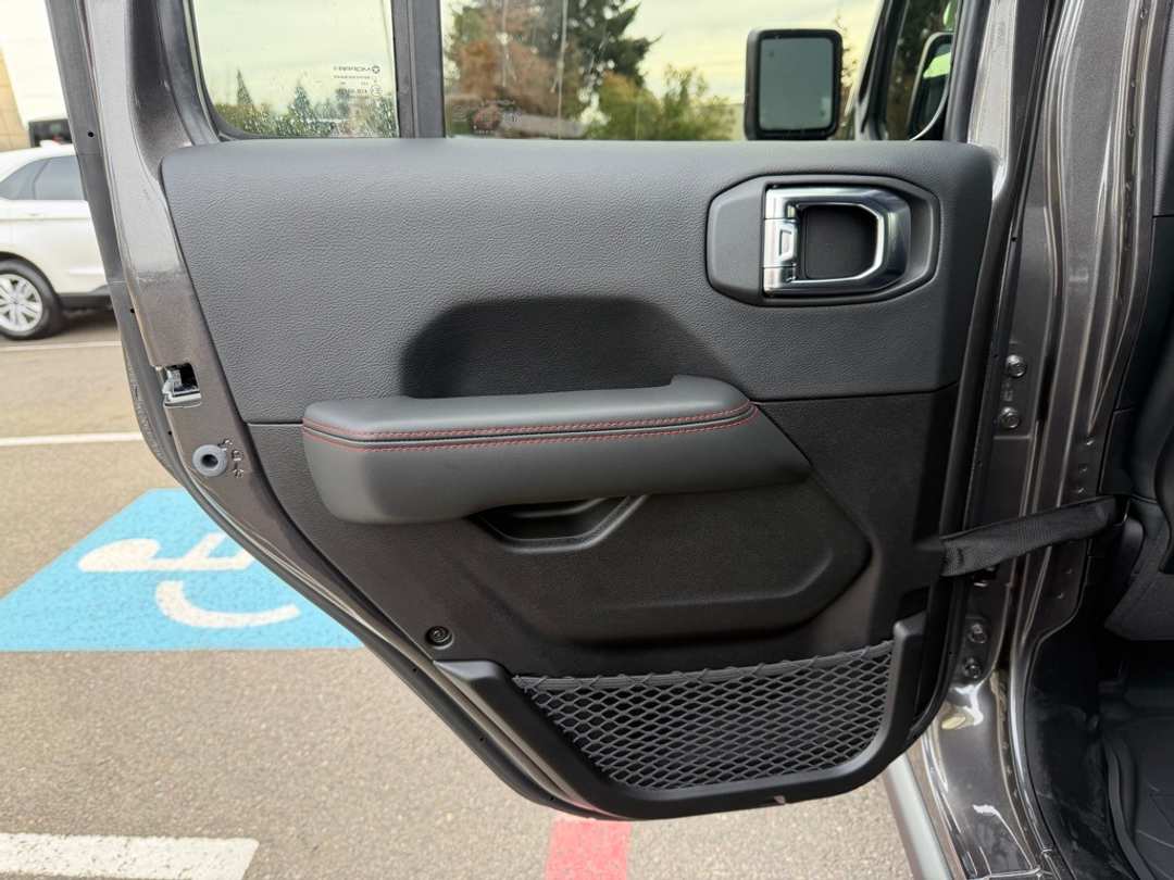 2026 Jeep Wrangler Rubicon X - Image 28