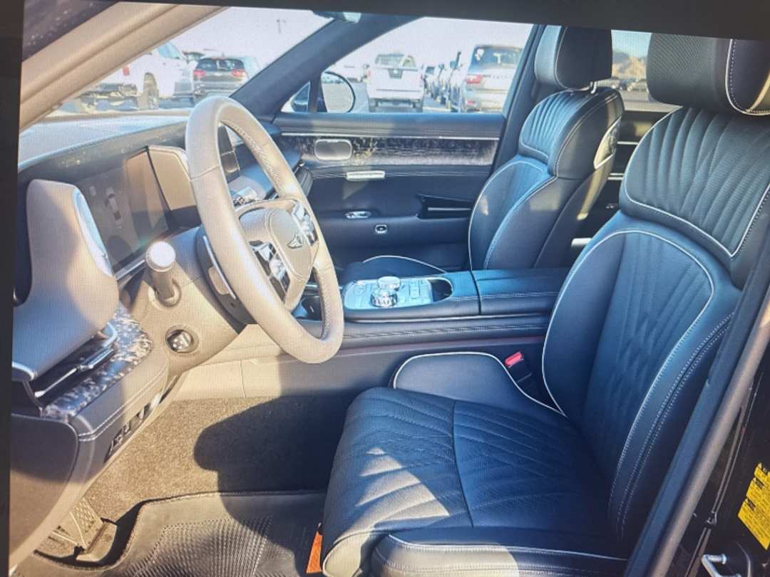2025 Genesis G90 3.5T eSC - Image 5