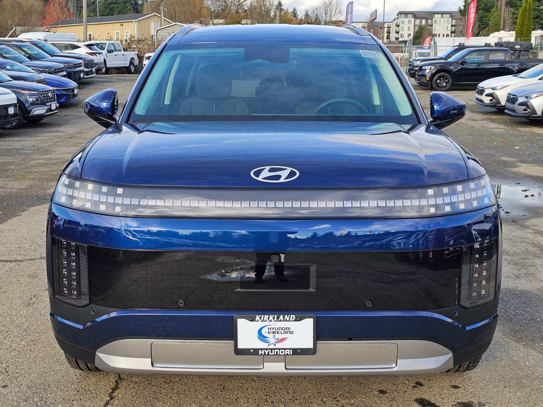 2026 Hyundai Ioniq 9 SE - Image 2