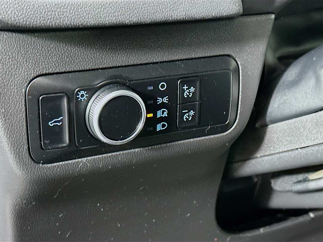 2024 Ford Escape STLine - Image 28