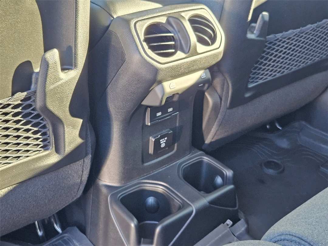 2026 Jeep Gladiator Rubicon - Image 29