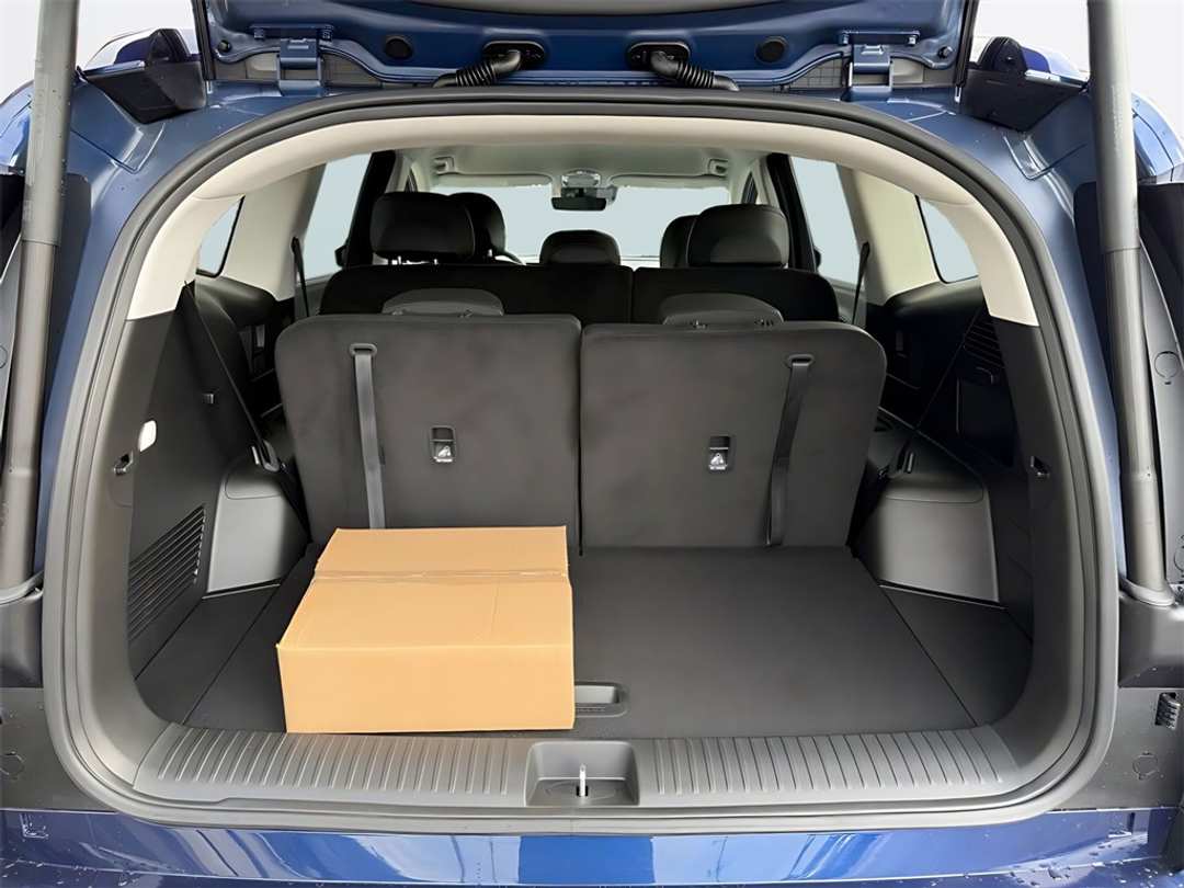 2026 Hyundai Ioniq 9 SEL - Image 10