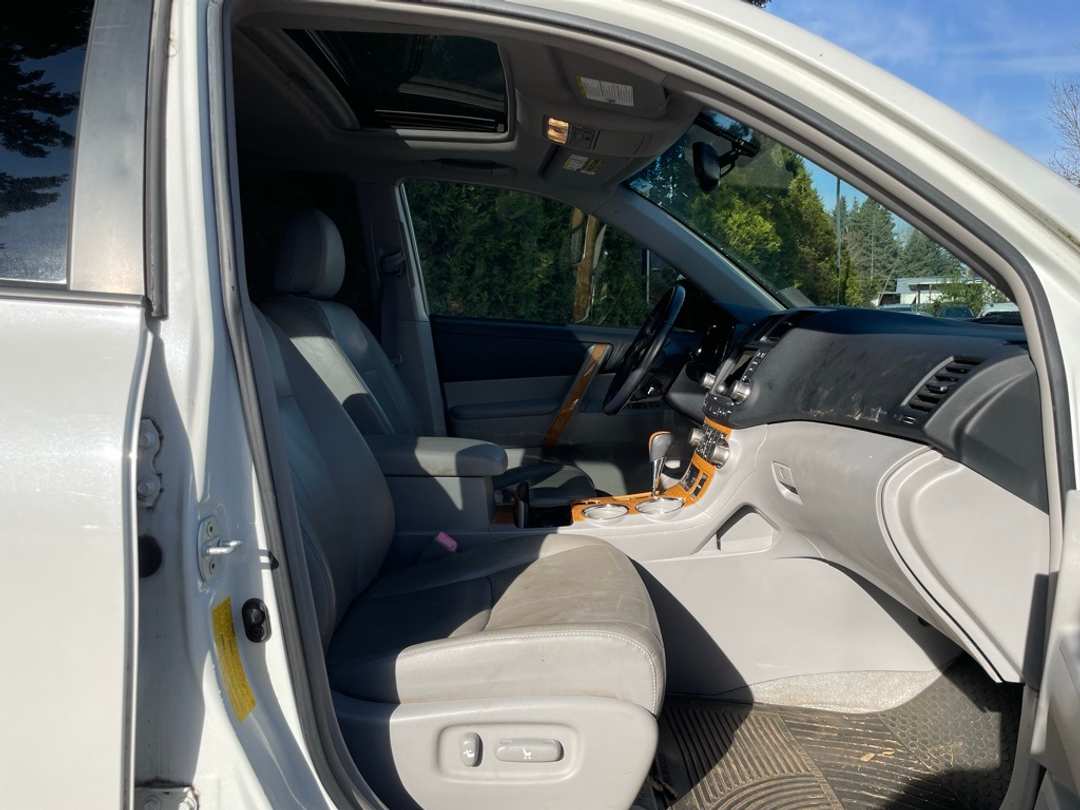 2009 Toyota Highlander Limited - Image 15