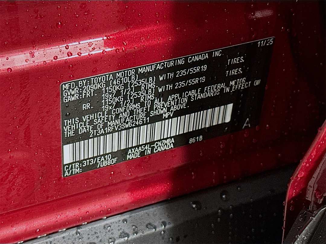 2025 Toyota Rav4 XLE Premium - Image 34