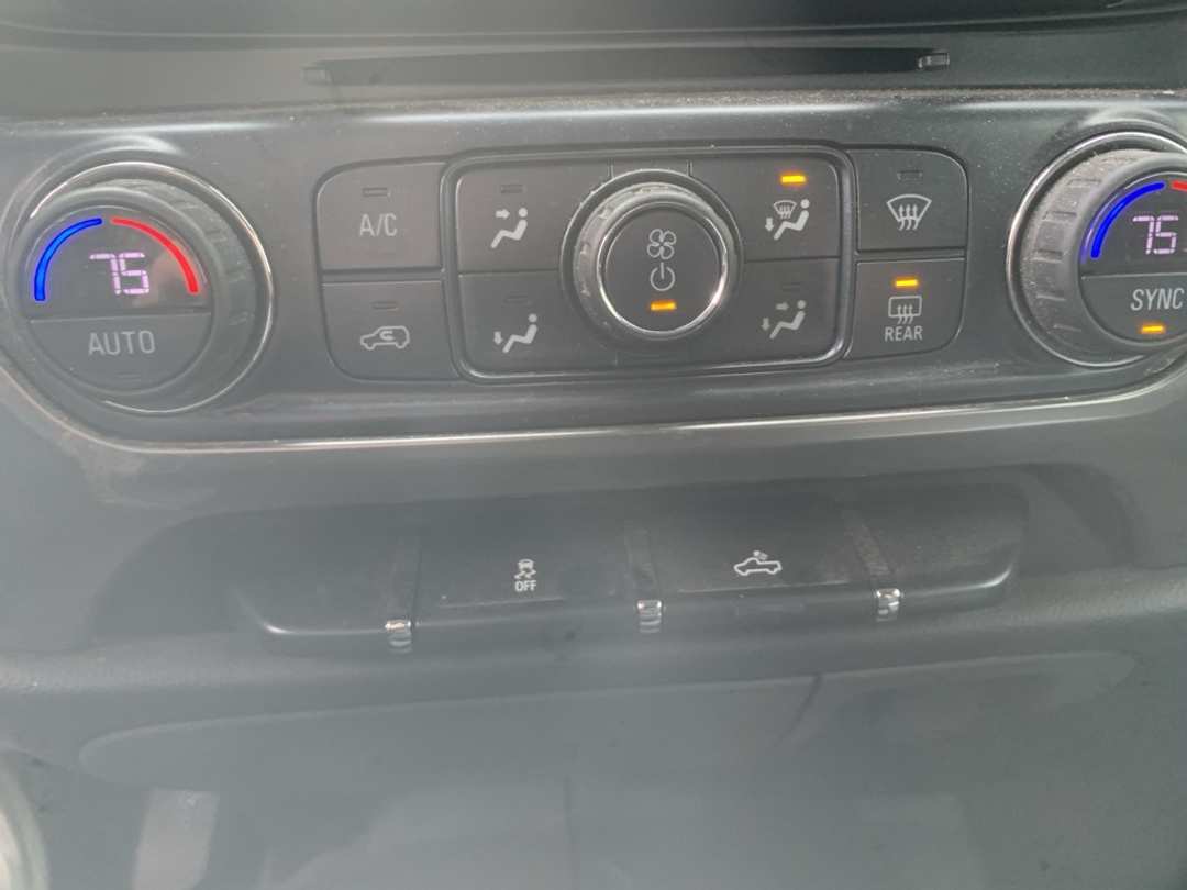 2018 Chevrolet Silverado 1500 LT - Image 22