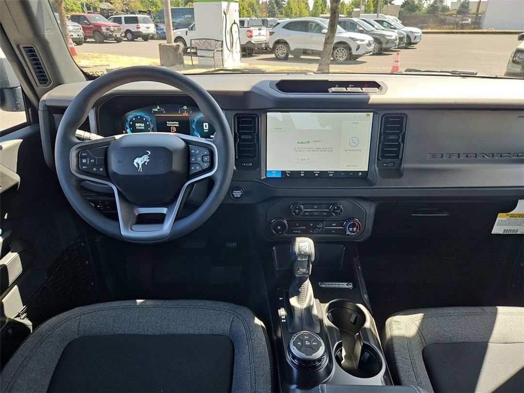 2025 Ford Bronco Base - Image 22