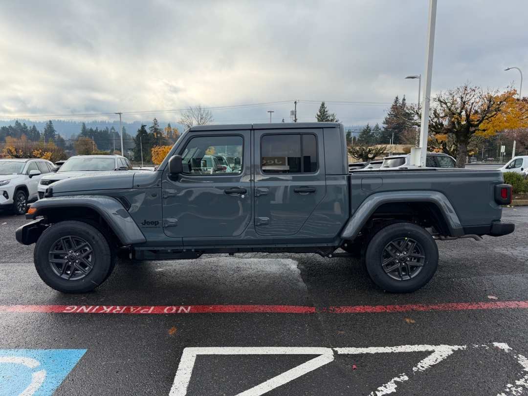 2026 Jeep Gladiator Sport S - Image 5
