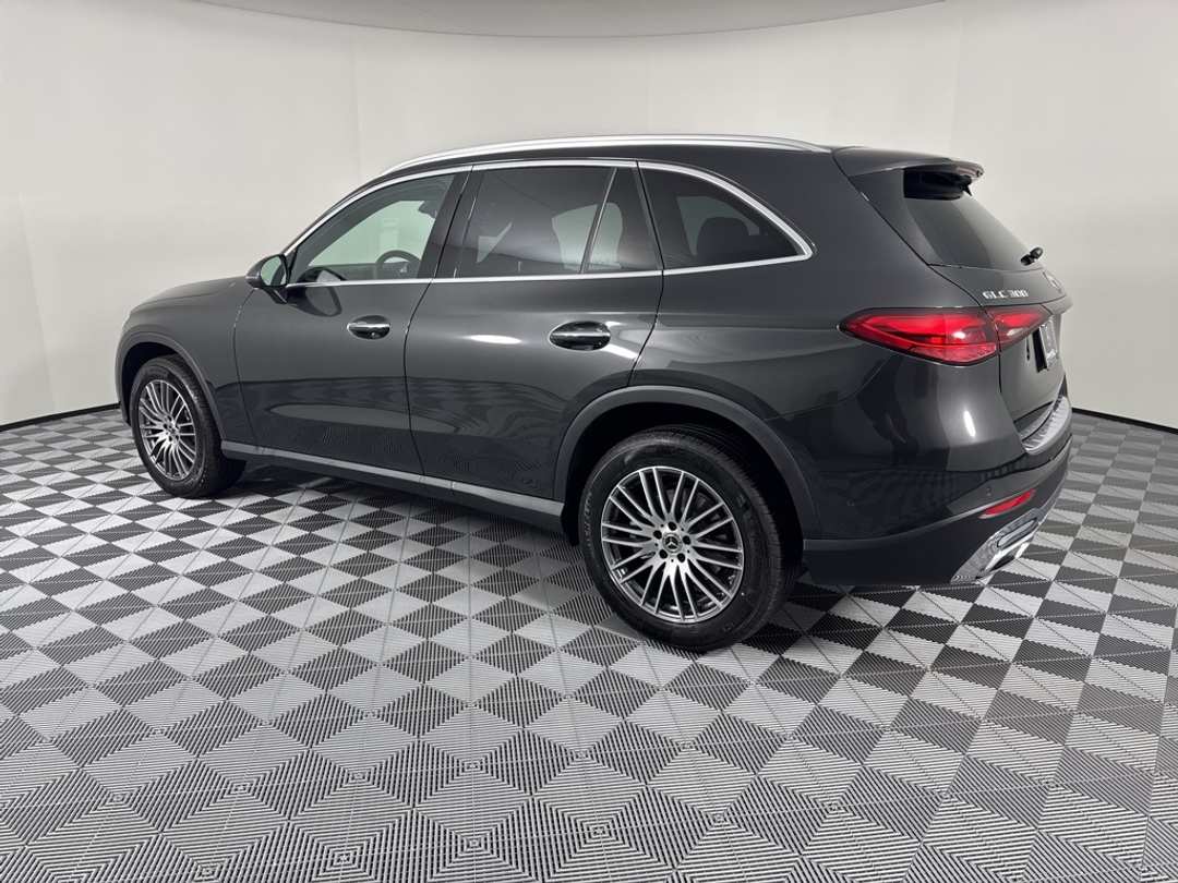 2026 Mercedes-Benz GLC GLC 300 - Image 12
